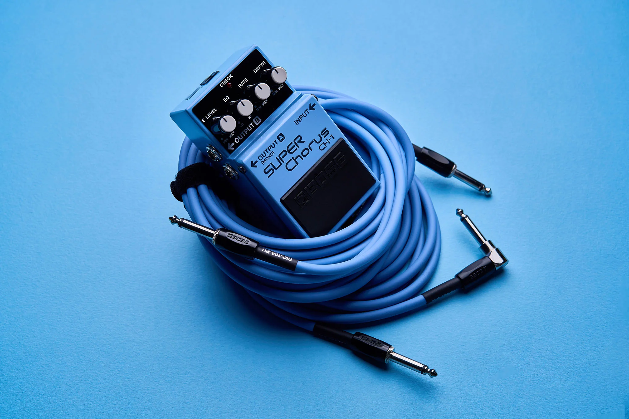 Boss BIC-10A-BU Instrument Cable, 10ft/3m, Angled/Straight 1/4" Jack, Blue - Image 3