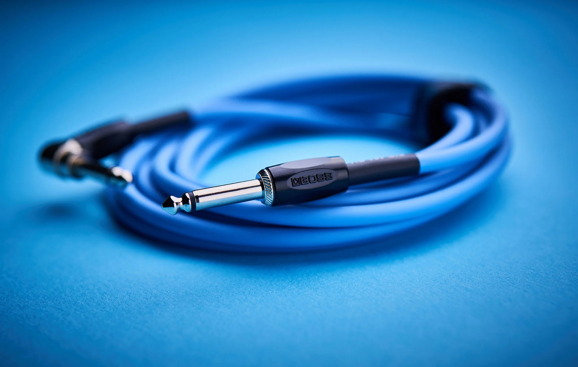 Boss BIC-10A-BU Instrument Cable, 10ft/3m, Angled/Straight 1/4" Jack, Blue - Image 4