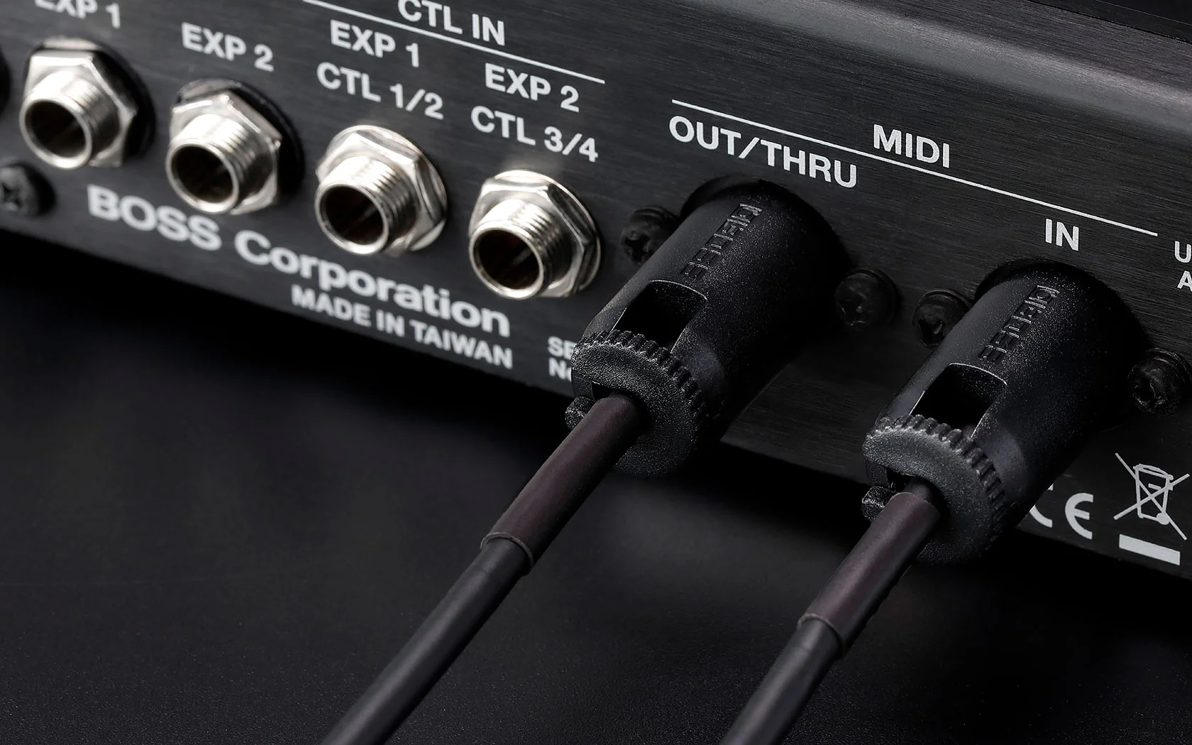 BOSS BMIDI-PB2 MIDI Cable, 2ft/60cm with Adjustable Cable Angle - Image 3
