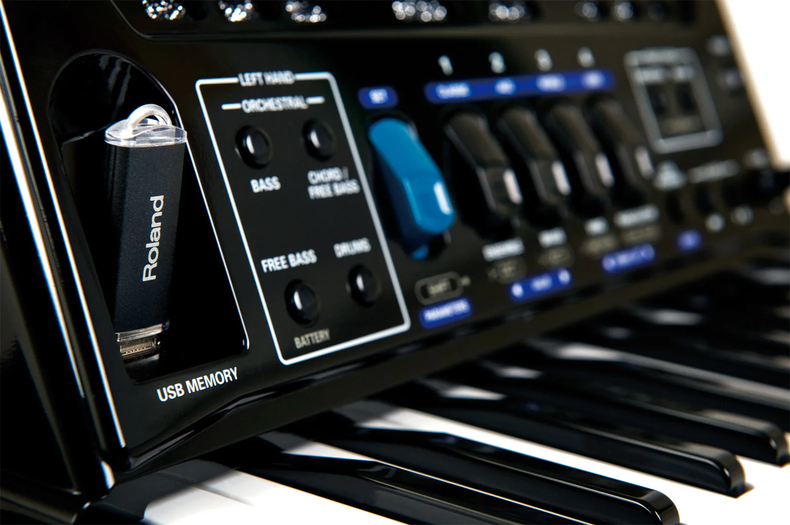 Roland FR-1X BK V-Accordion (Black, with Keys) - Image 9