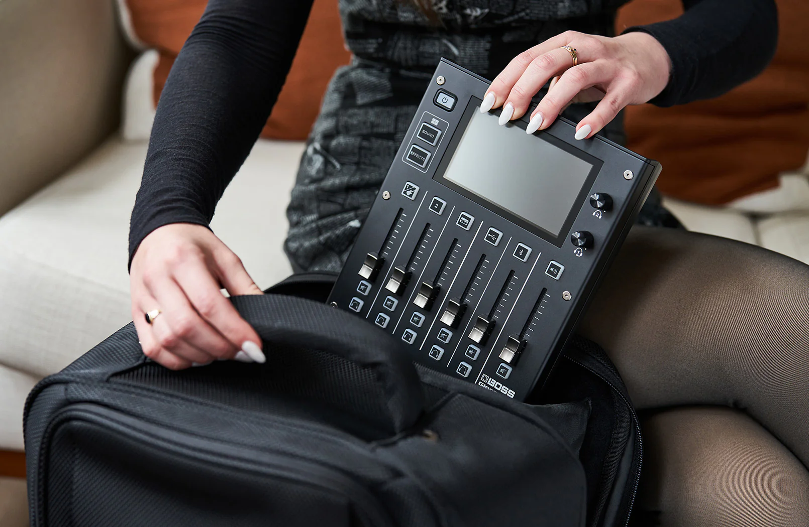 BOSS GCS-5 Gigcaster Audio Mixer - Image 7
