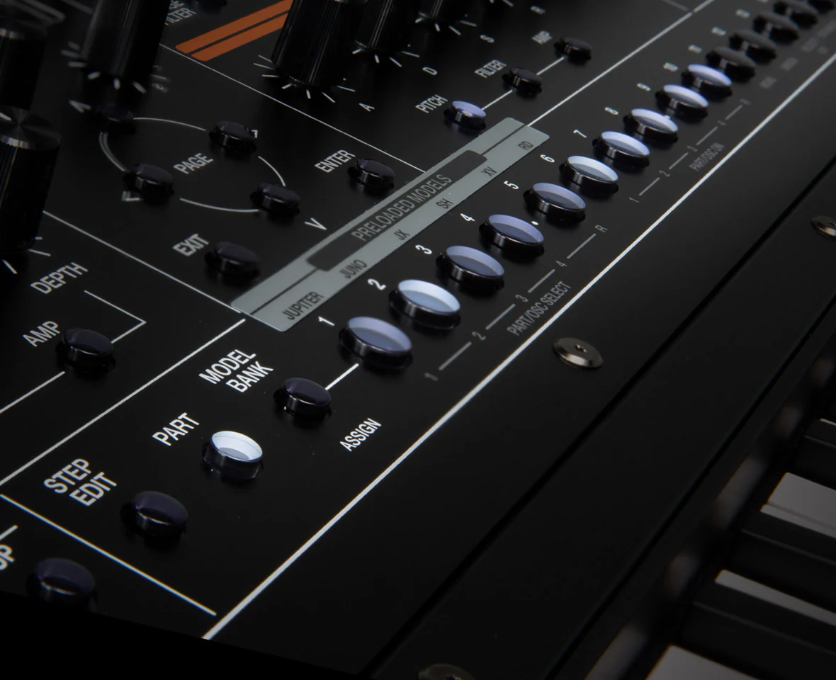 Roland JUPITER-Xm Keyboard Synthesizer - Image 12