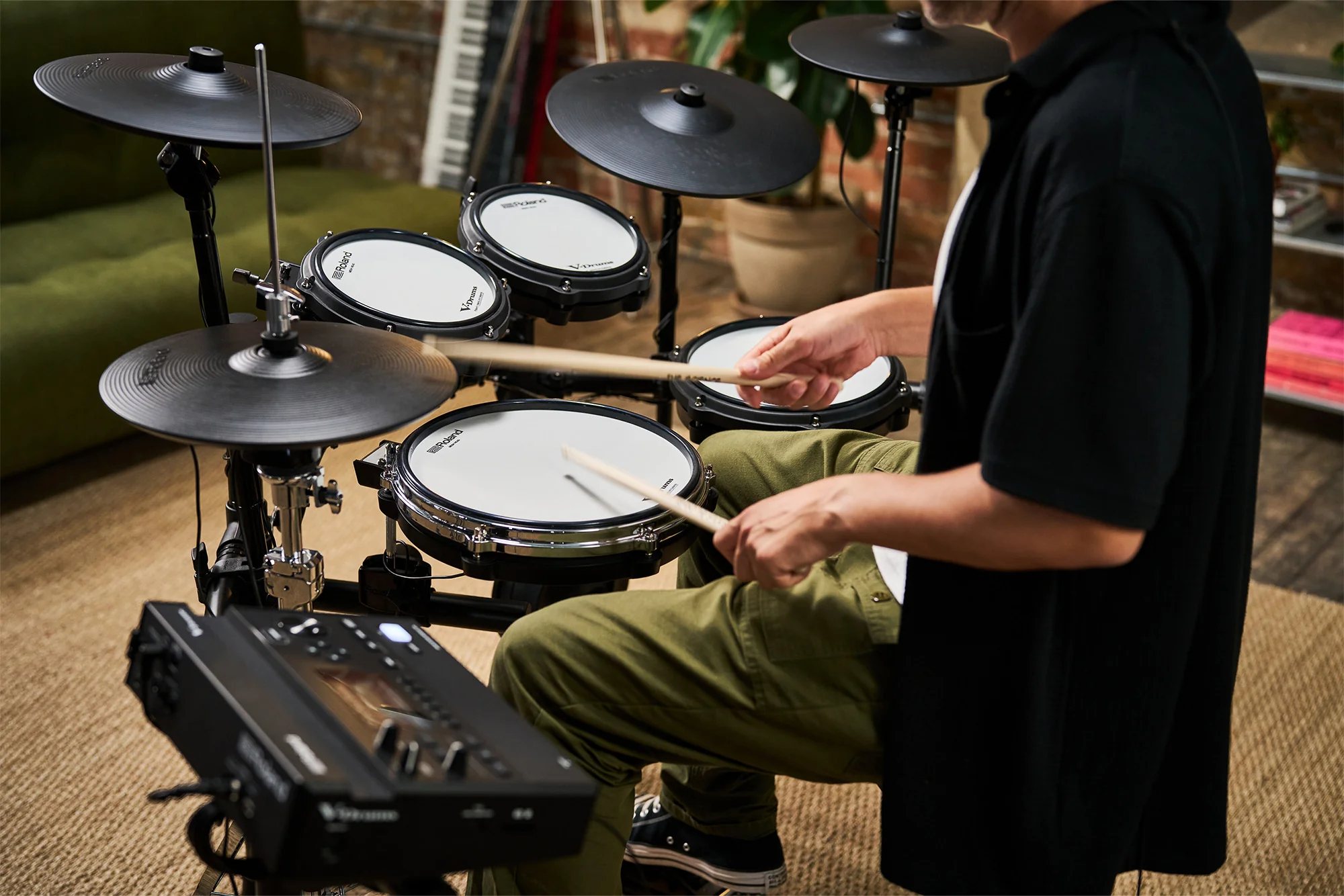 Roland TD316 V-Drums Digital Drum Kit with Hardware and Accessories - Image 2
