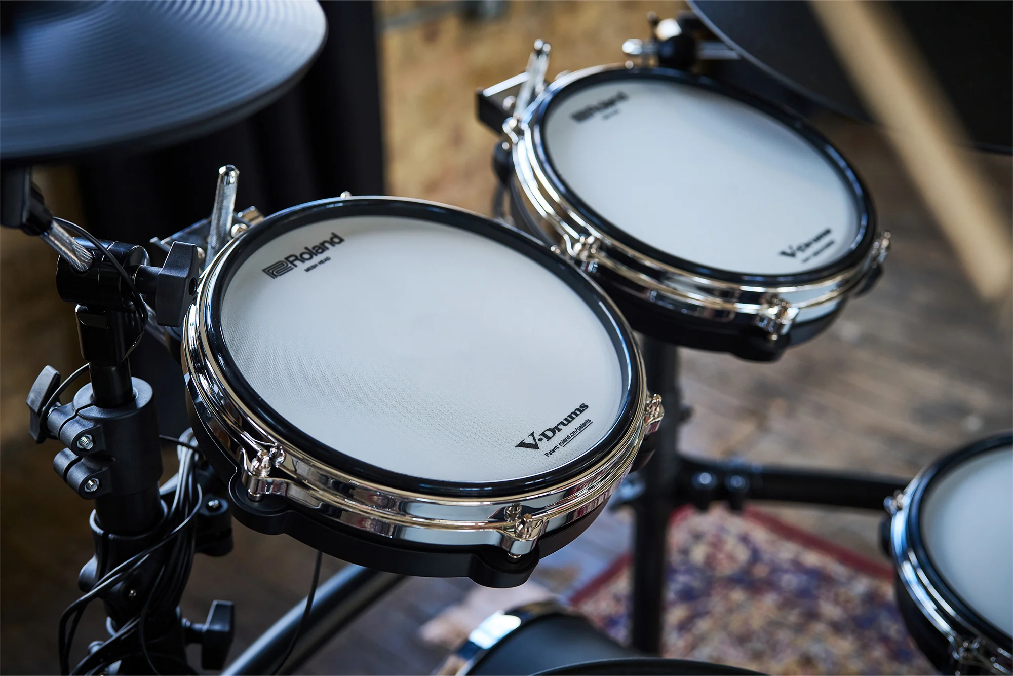 Roland TD516 V-Drums Digital Drum Kit with Hardware & Accessories - Image 10